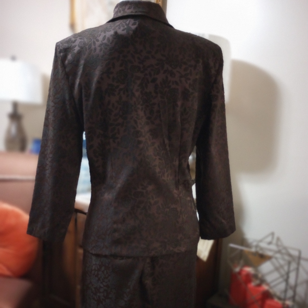 Alyn Paige Skirt Suit - Picture 7 of 11